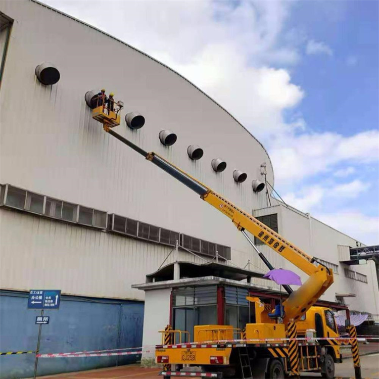 天安乡高空作业车出租服务：专业广告牌安装解决方案