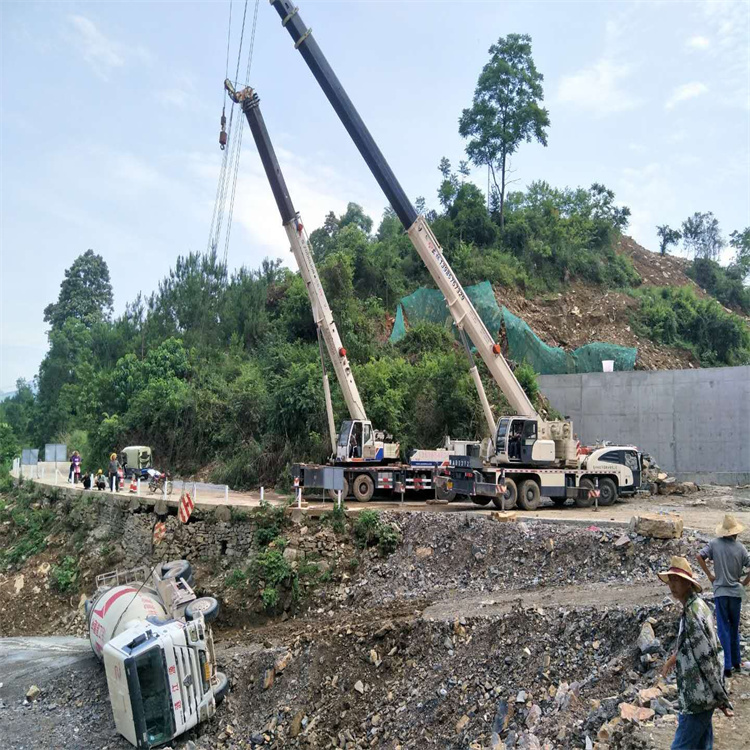 天安乡汽车掉沟里叫吊车救援要多少钱